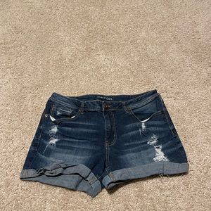 Women’s Shorts & Skirt